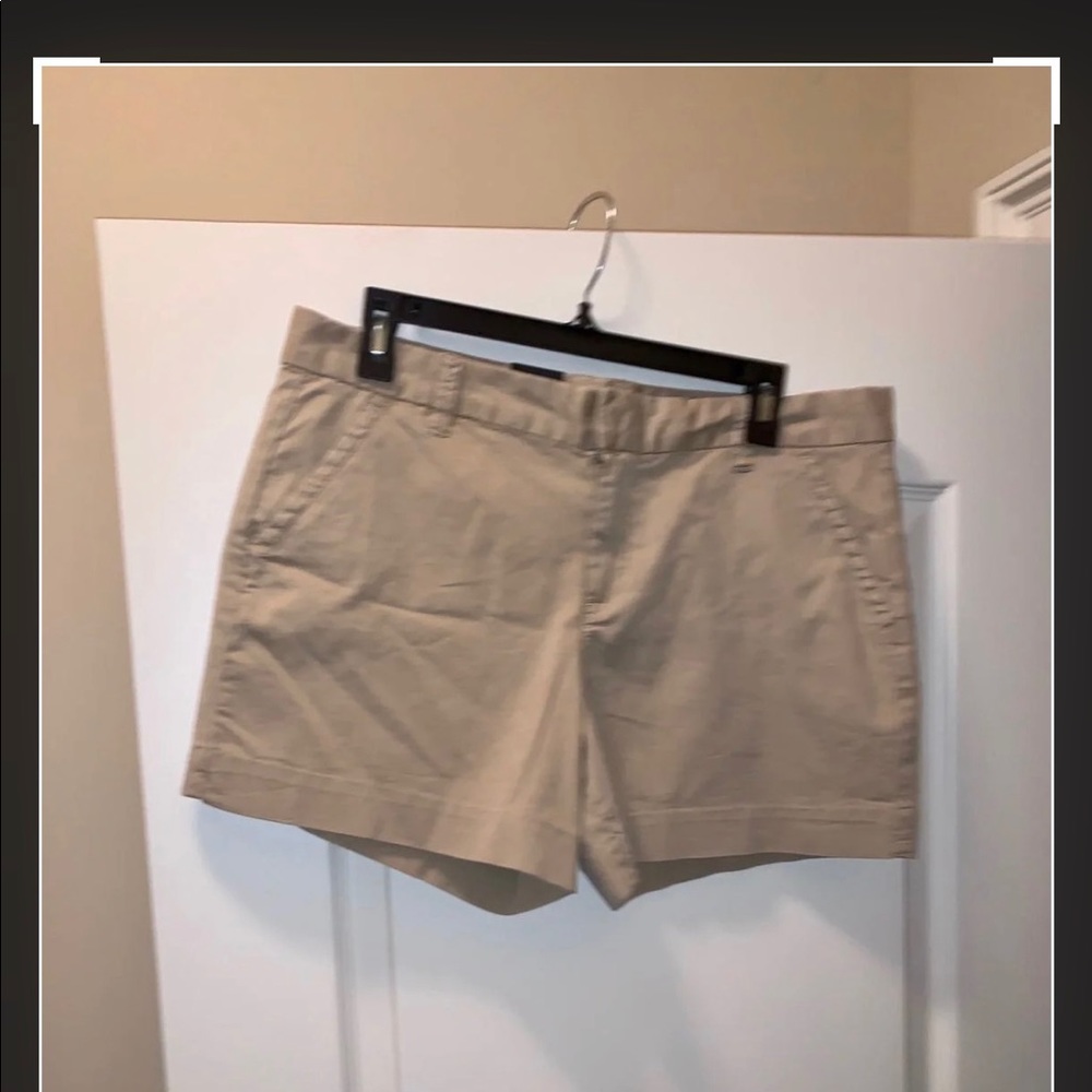 Calvin Klein NWT Tan Chino Shorts Size 12